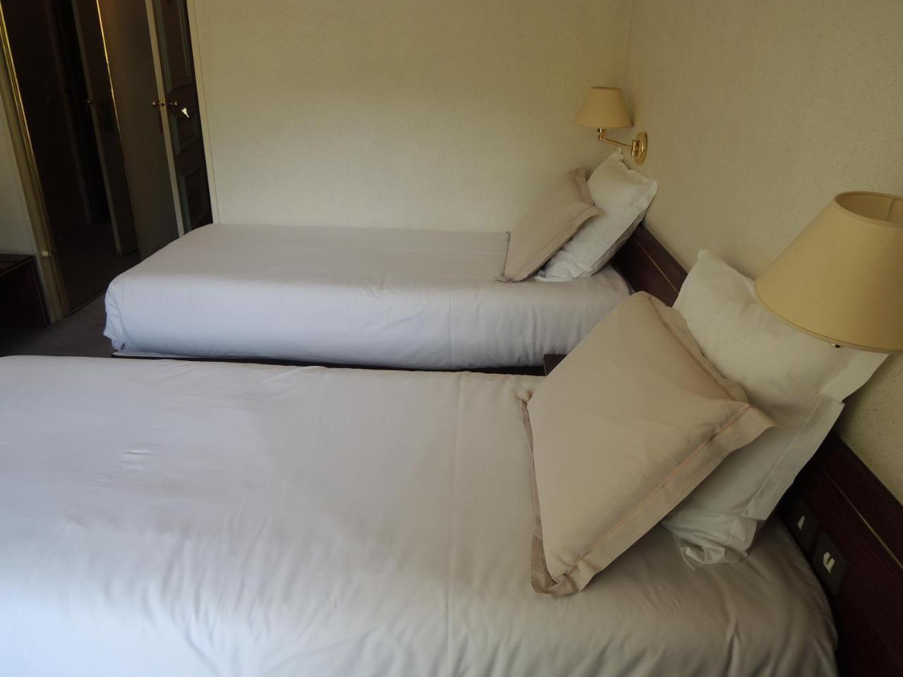 Hotel 4C คลูส ภายนอก รูปภาพ
