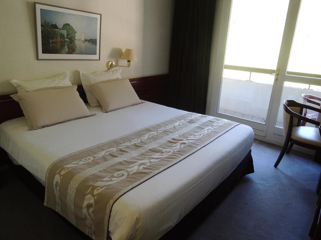 Hotel 4C คลูส ภายนอก รูปภาพ
